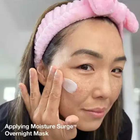 CLINIQUE 4-PC   MOISTURE SURGE MEGASTARS HYDRATING SKIN CARE SET. [NWT] - Picture 4 of 5